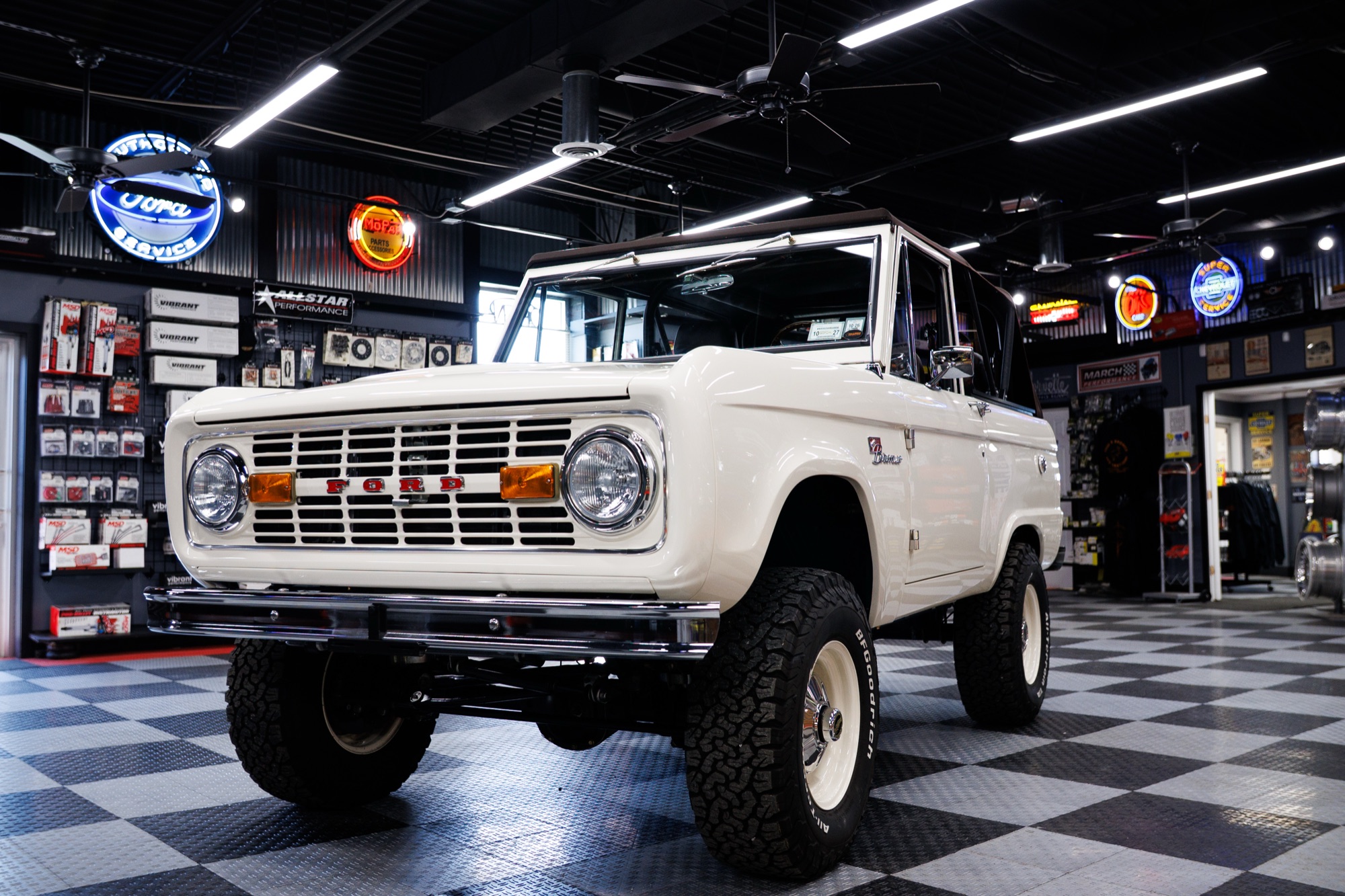 1969 Wimbledon White Ford Bronco