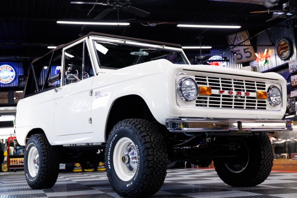 1969 Wimbledon White Ford Bronco