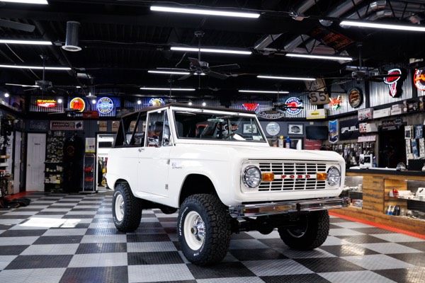 1969 Wimbledon White Ford Bronco