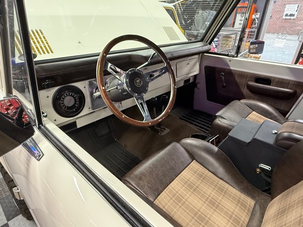 1969 Wimbledon White Ford Bronco