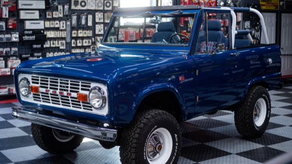 1971 Bright Dark Blue Metallic Ford Bronco
