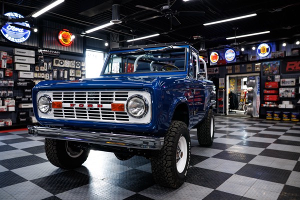 1971 Bright Dark Blue Metallic Ford Bronco